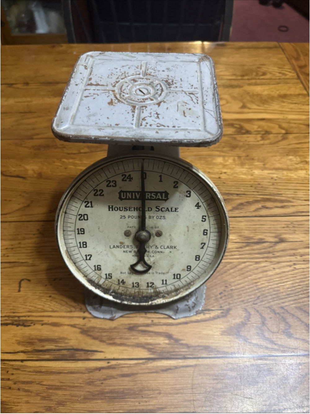 Vintage Landers Frary & Clark Universal Household Scale 25lbs Made in USA
